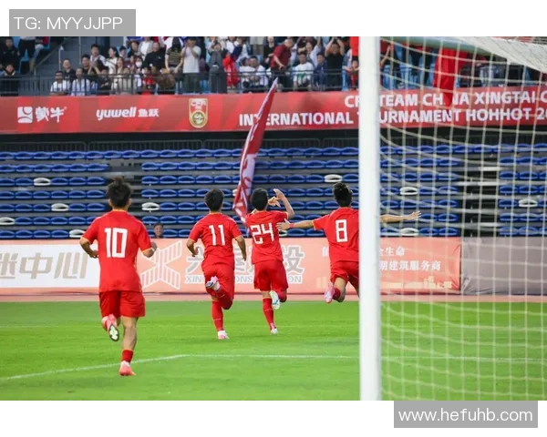 为你加油 我们一直在你身后 共同见证足球传奇的诞生 为你加油 我们一直在你身后 共同见证足球传奇的诞生