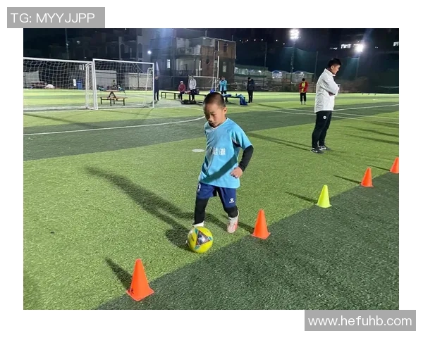 球星足球盘带技巧解析与训练方法:从基础到高级的全面提升指南 球星足球盘带技巧解析与训练方法:从基础到高级的全面提升指南