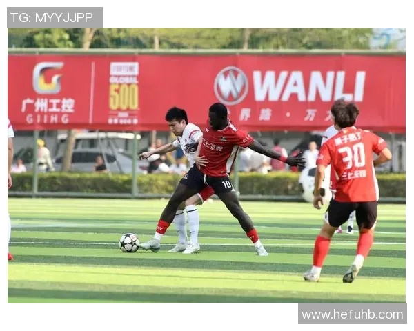 美国足球明星加盟台湾联赛掀起新热潮 球迷热议本土联赛未来发展