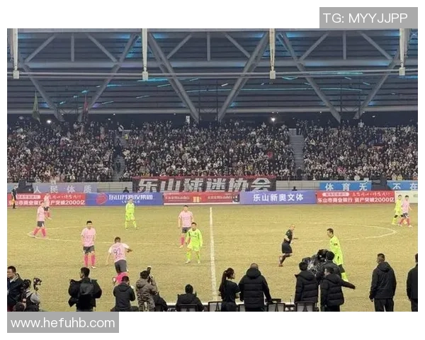 足球明星同场竞技激情碰撞全球球迷热议明星联赛新篇章 足球明星同场竞技激情碰撞全球球迷热议明星联赛新篇章